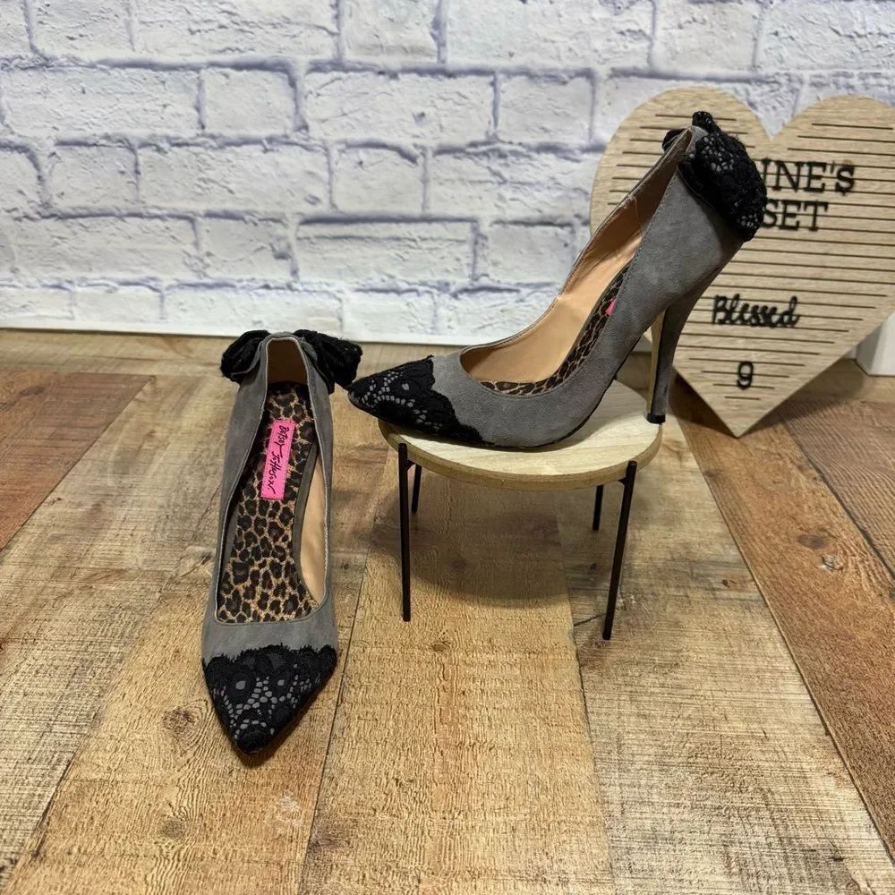 Betsey Johnson pumps gray suede black lace with bow